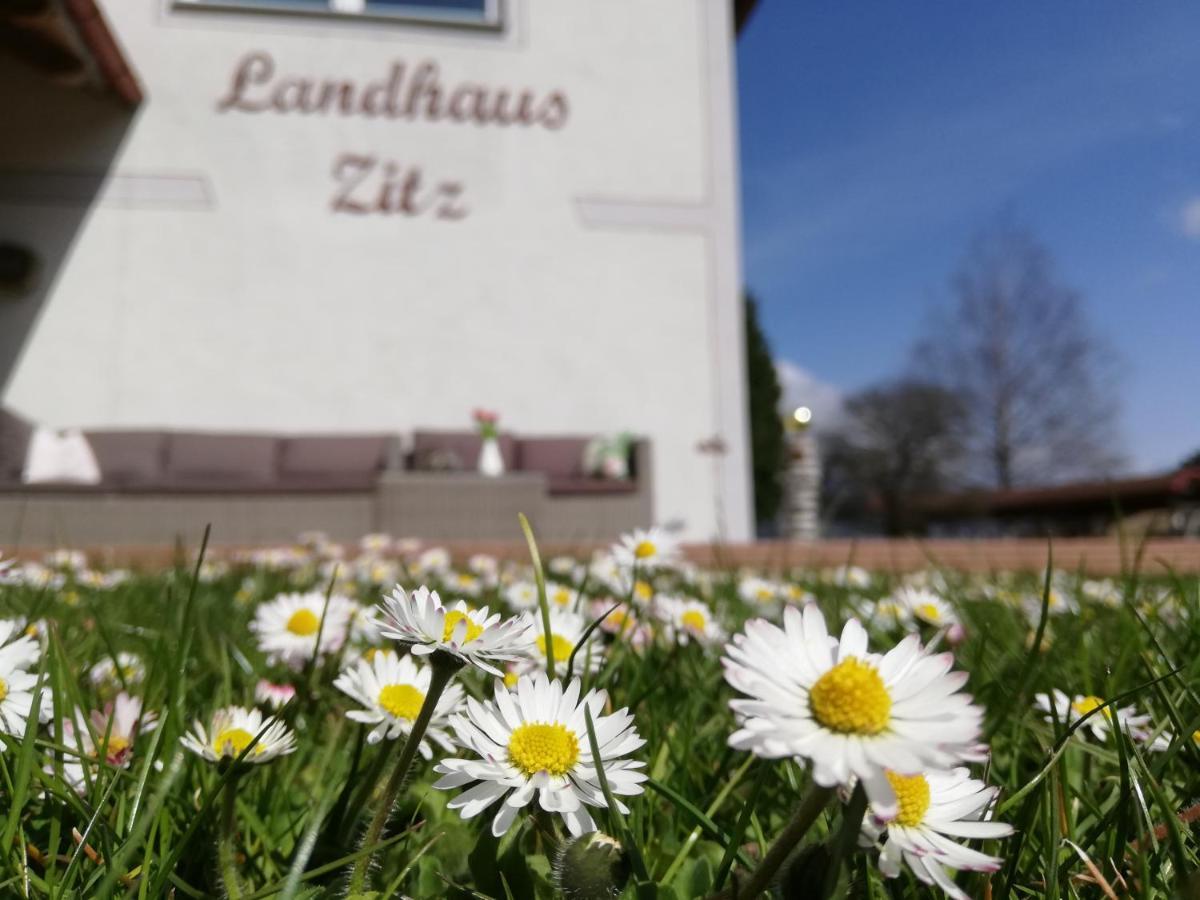 Landhaus Zitz Apartamento Ranten Exterior foto